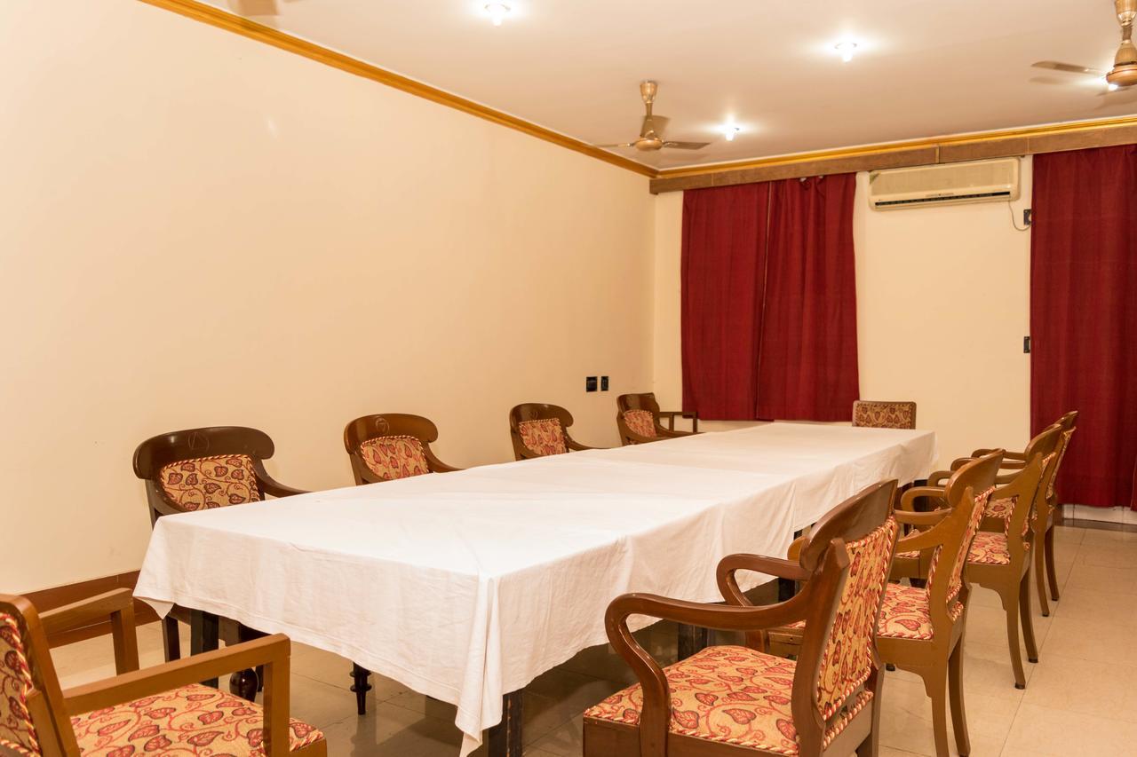Oyo 5811 Seacom Inn Ymca Esplanade Καλκούτα Εξωτερικό φωτογραφία